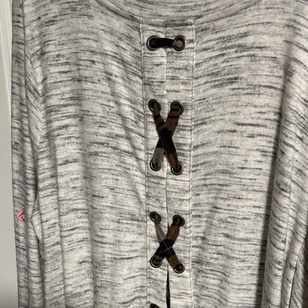 Maurices Gray Heathered Long-Sleeve Tunic with Plaid Hem - Picture 6 of 7